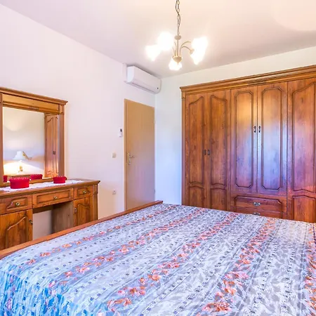 Vakantiehuis Aretha - Mpolo