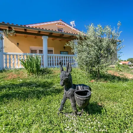 Holiday home Aretha - Mpolo